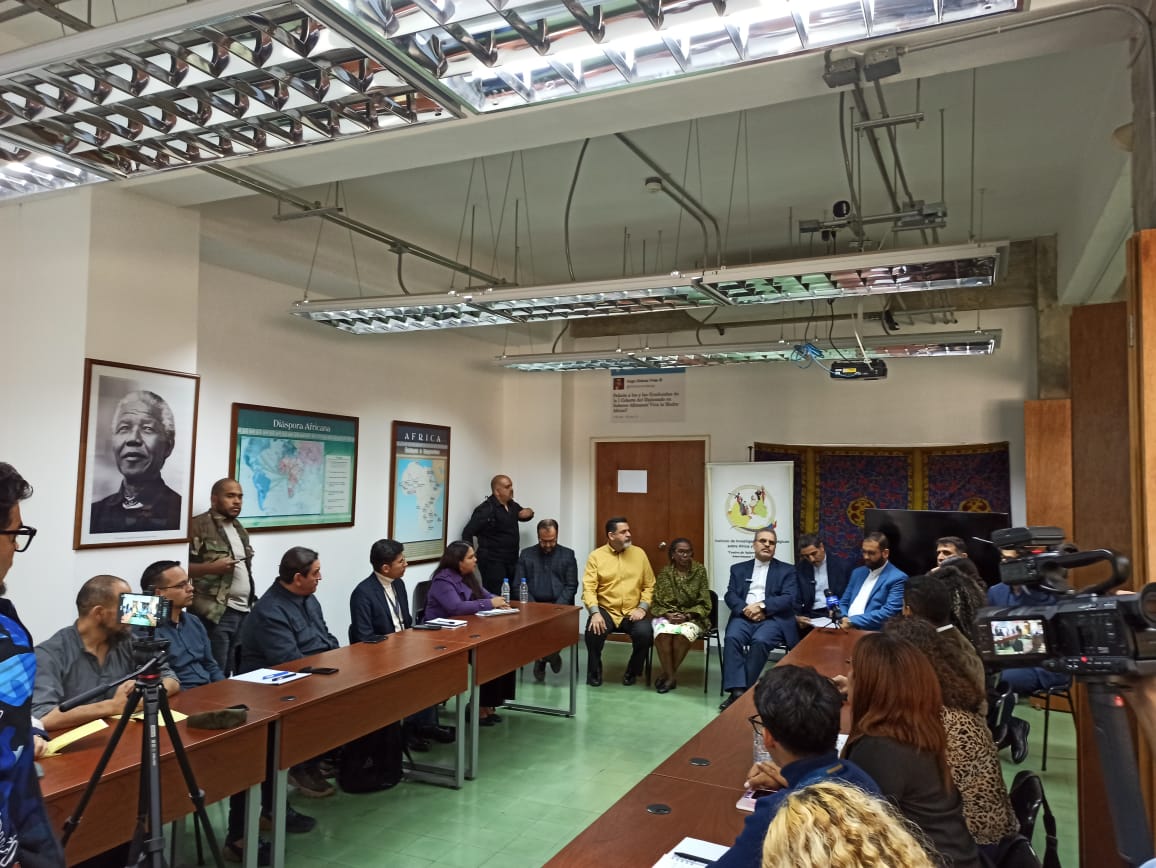 El comienzo del primer período de estudios iraníes con la gestión de la Administración Cultural de la República Islámica de Irán en Venezuela